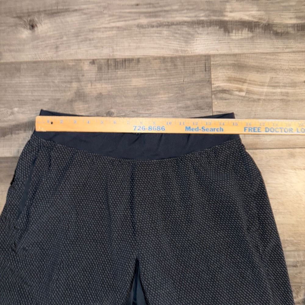 Lululemon T.H.E. Short 11"‎ Linerless Mens L Black Pattern Training Gym - Picture 4 of 6